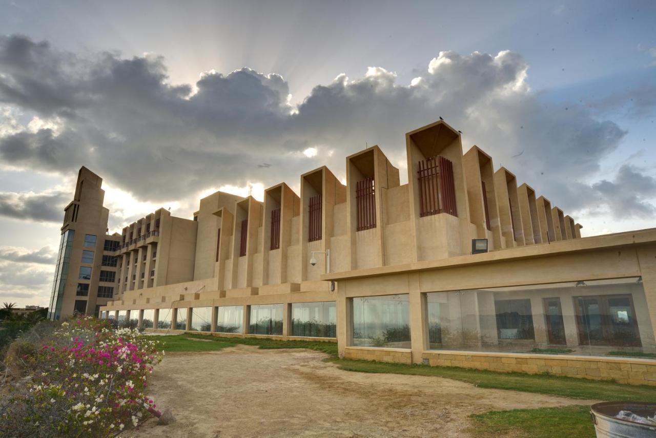 Zaver Pearl Continental, Gwadar Exterior photo